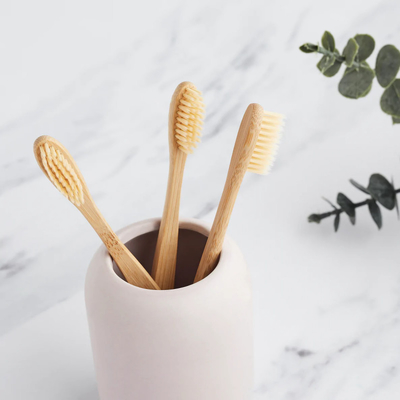 18*2.5 Cm Bamboo Toothbrushes Good For Oral Environment For All Kinds Of People